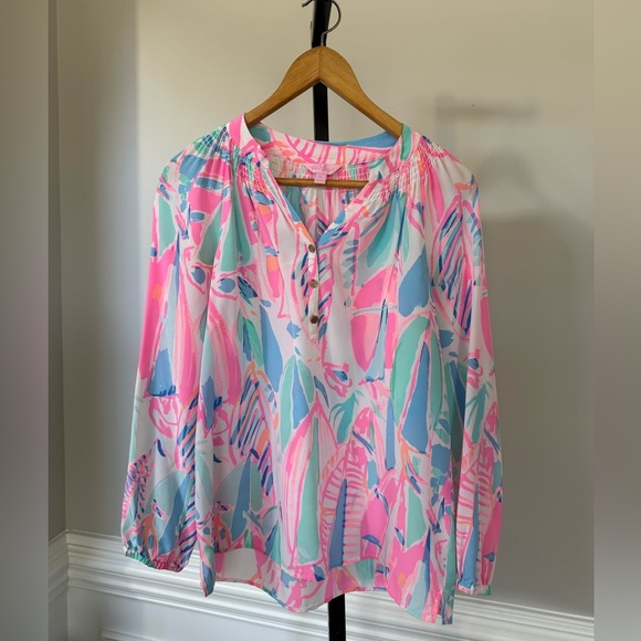 Lilly Pulitzer Tops - Lilly Pulitzer long sleeve Blouse XS